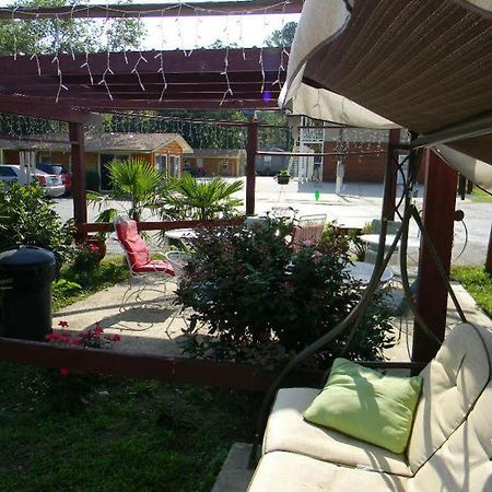 Little Shamrock Motel Мурфрисборо Экстерьер фото