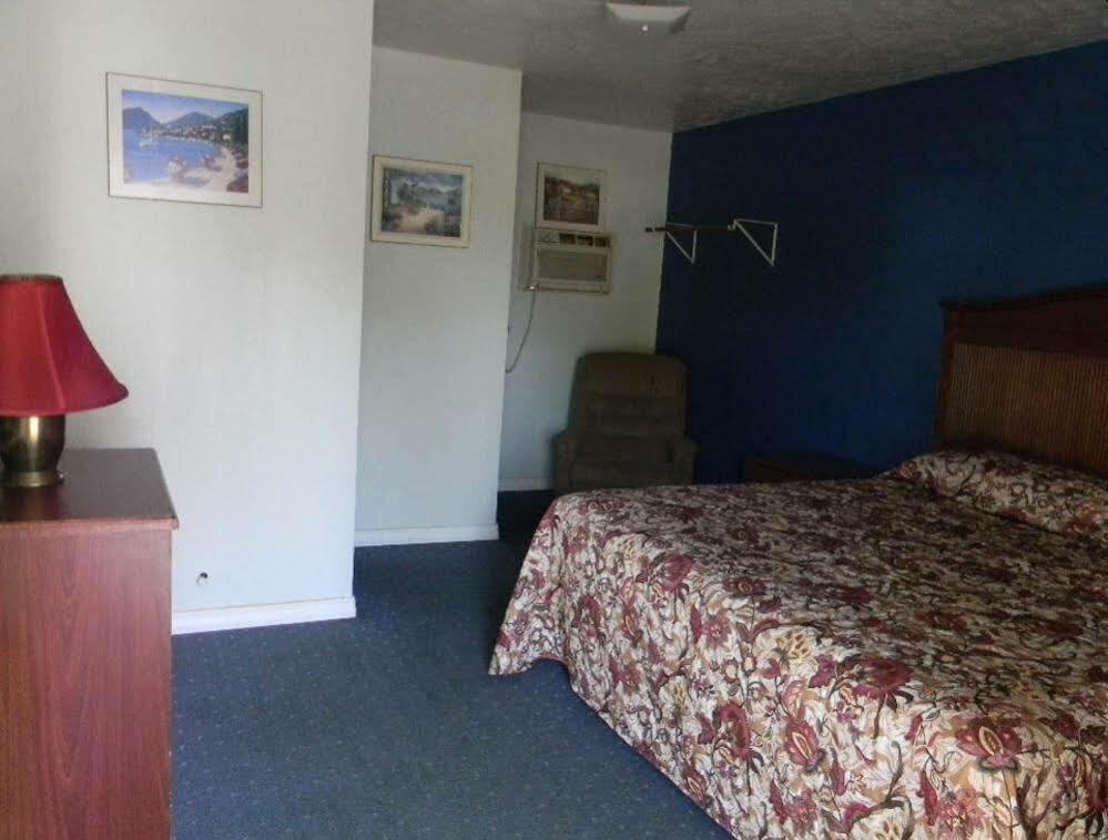 Little Shamrock Motel Мурфрисборо Экстерьер фото