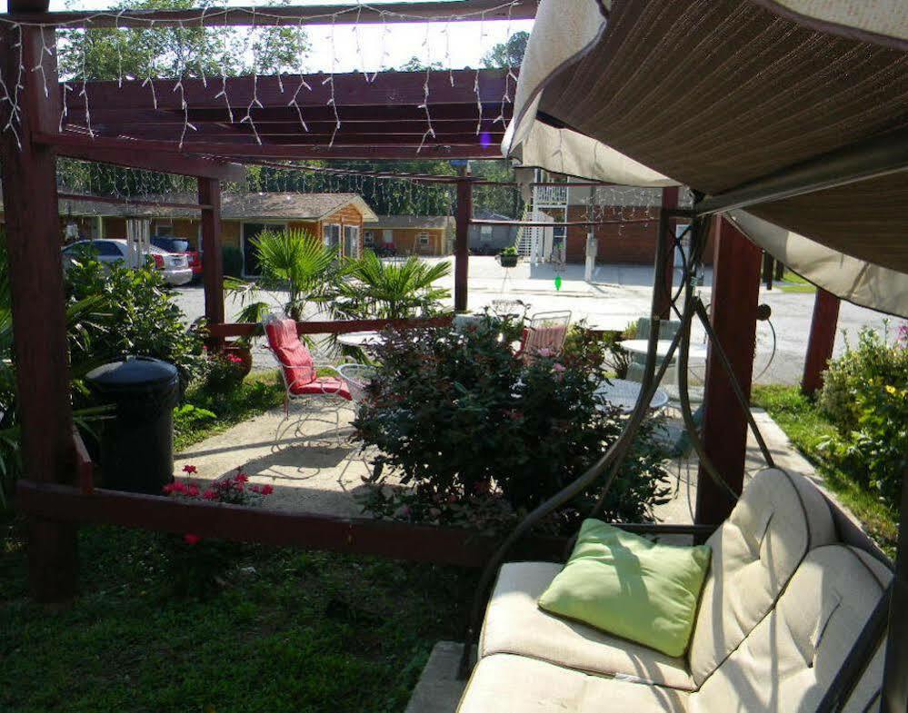 Little Shamrock Motel Мурфрисборо Экстерьер фото